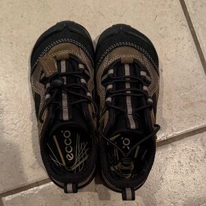 Ecco Kids' Black and Tan Sneakers